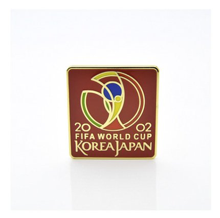 Значок чемпионат мира по футболу 2002 (Корея-Япония) эмблема красная