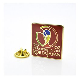 Купить Значок чемпионат мира по футболу 2002 (Корея-Япония) эмблема красная