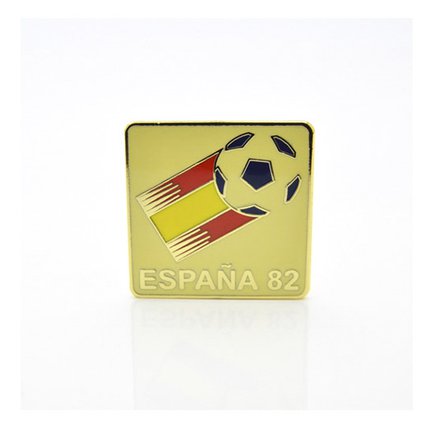 Значок чемпионат мира по футболу 1982 (Испания) эмблема желтая