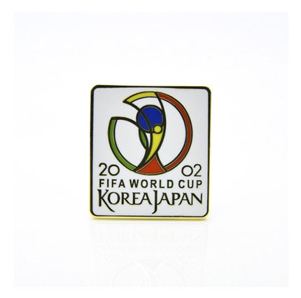 Значок чемпионат мира по футболу 2002 (Корея-Япония) эмблема белая