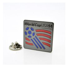 Купить Значок чемпионат мира по футболу 1994 (США) эмблема серая